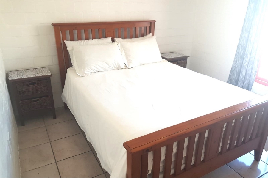 To Let 6 Bedroom Property for Rent in Apollo Ridge Western Cape